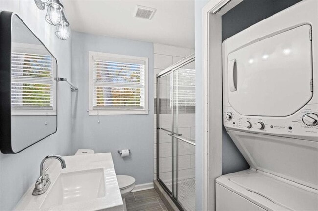 Building Photo - 701 Daniel Ave