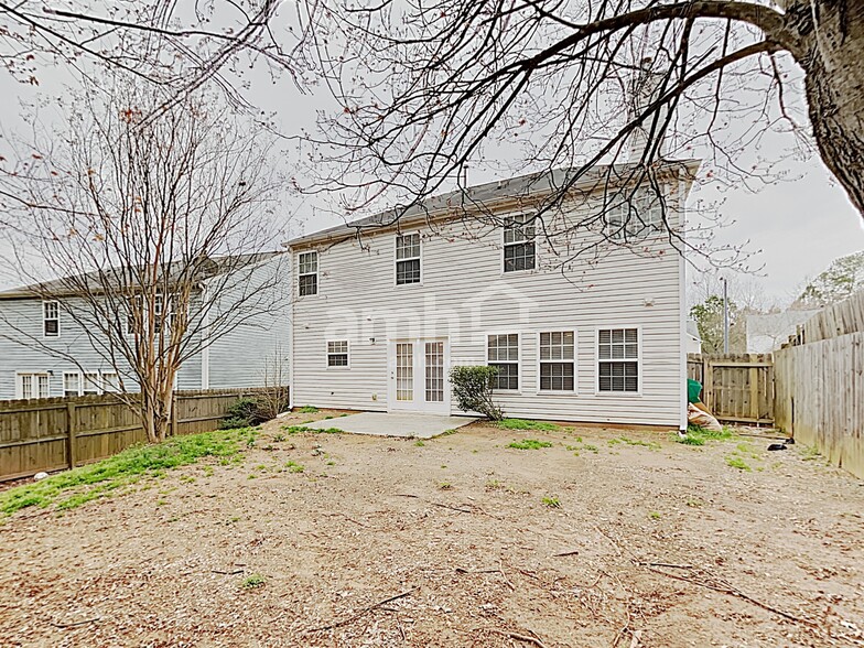 Building Photo - 327 Meadows Ln