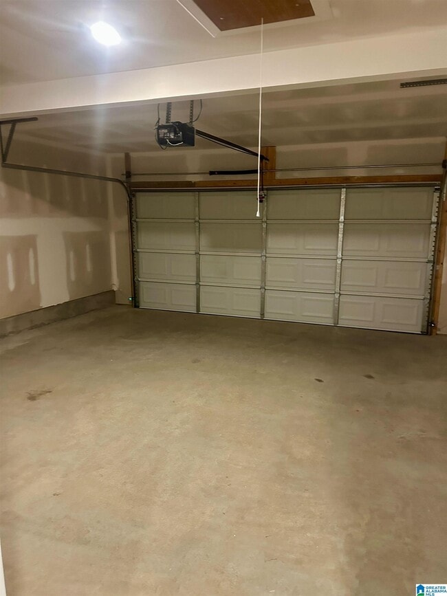 Building Photo - 1015 Brookhaven Ln