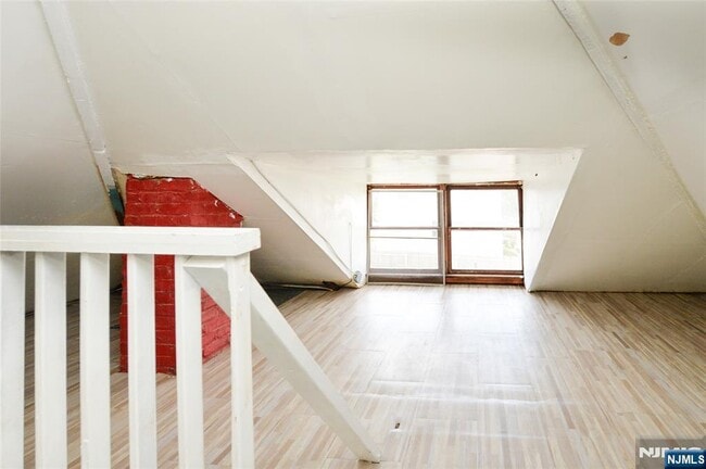 Building Photo - 52 Kovar St