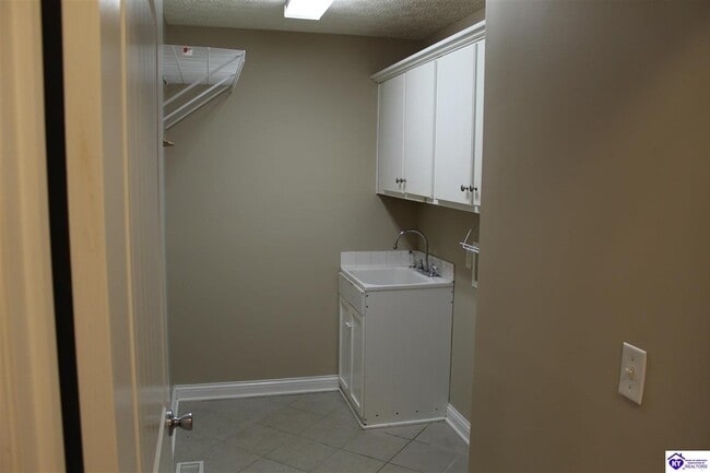 Building Photo - 113 Sugar Hill Dr