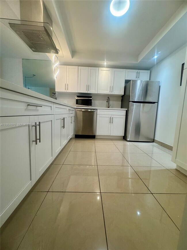 Building Photo - 2801 NE 183rd St