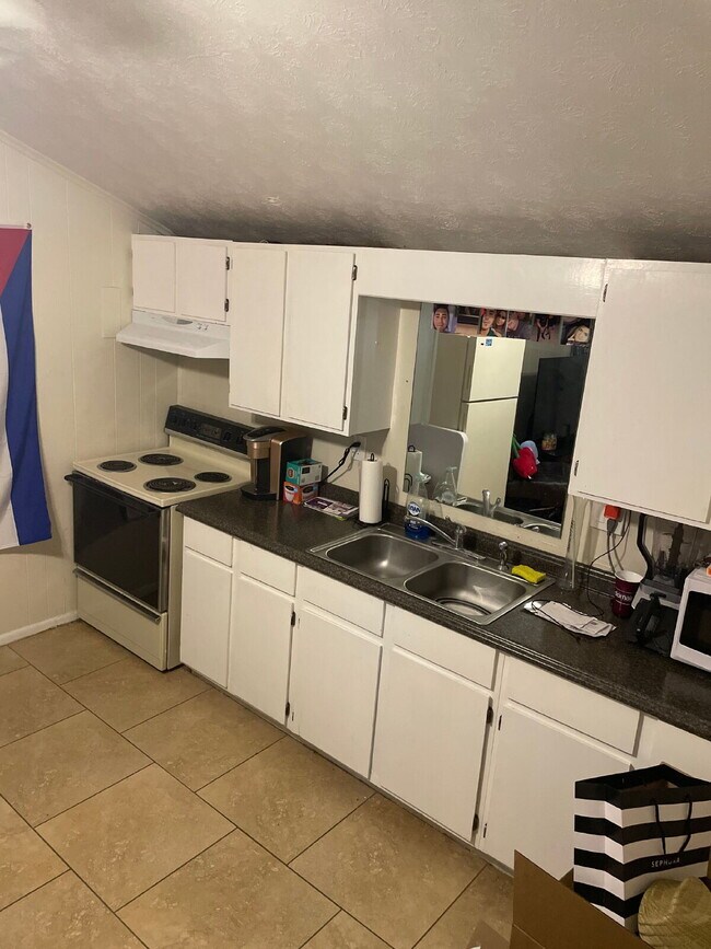 Building Photo - Great 1 bedroom near FSU