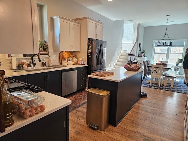 Building Photo - Beautiful 4-bedroom, 2.5- bath home with b...