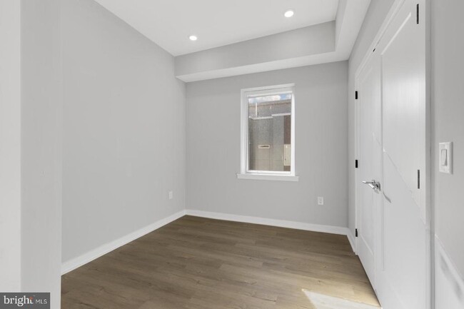 Building Photo - 919 N 15th St