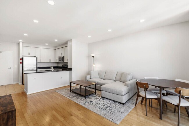 Building Photo - Mt Vernon Square Condo | 1 Bed | 1 Bath | 700 Sf | Private Balcony