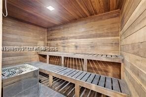 Building Photo - 3625 N Country Club Dr
