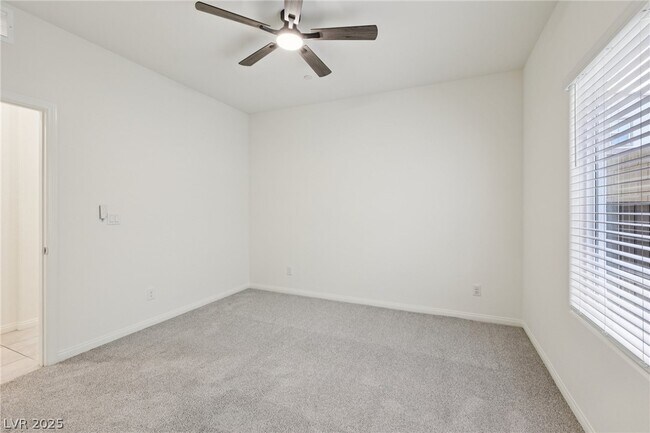 Building Photo - 10971 Meridian Flds Ave