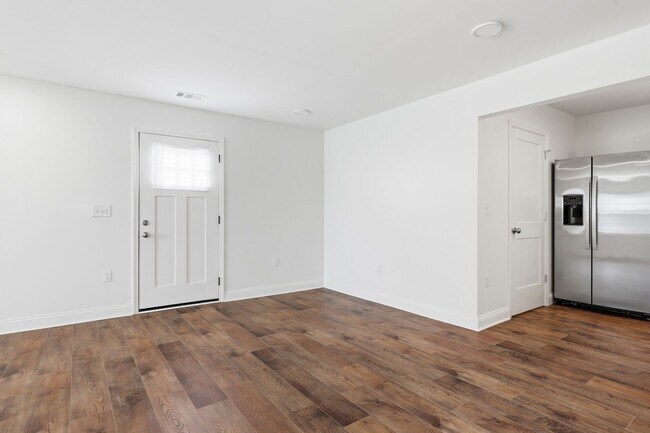 Building Photo - Newly Renovated Home in Westside Savannah