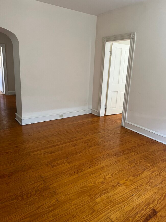 Dining room - 1441 N Lincoln Ave