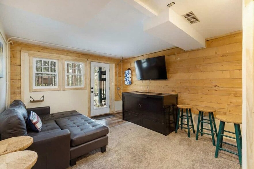 Building Photo - 649 American Way