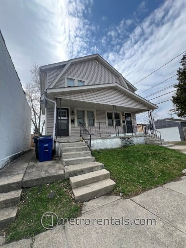 Building Photo - 333-335 E Duncan Street