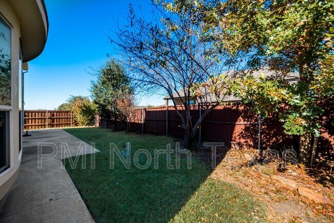 Building Photo - 9716 Lance Dr