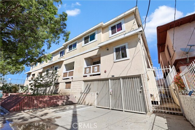 Building Photo - 1477 W 20th St