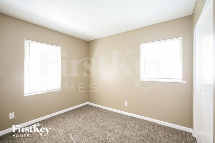 Building Photo - 4044 Steinmetz Dr