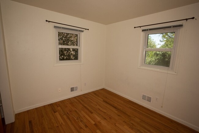 Building Photo - 1060 Briarwood Rd
