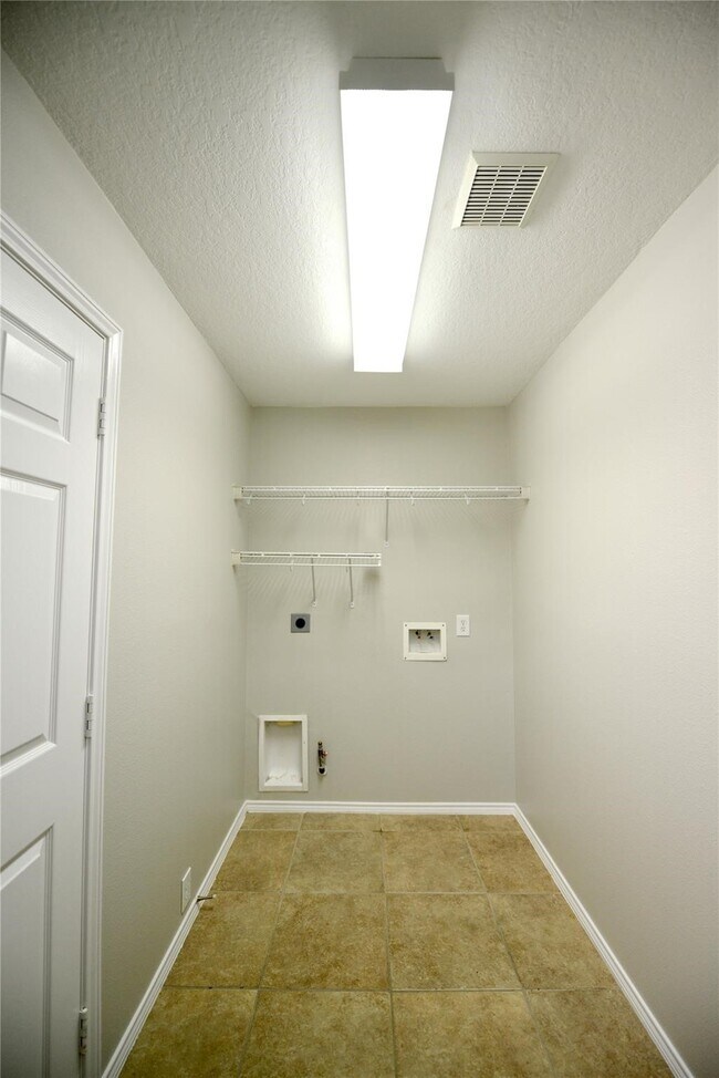 Building Photo - 3535 Cactus Creek Dr