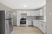 Building Photo - Stunning 2 bedroom home in Carrick availab...