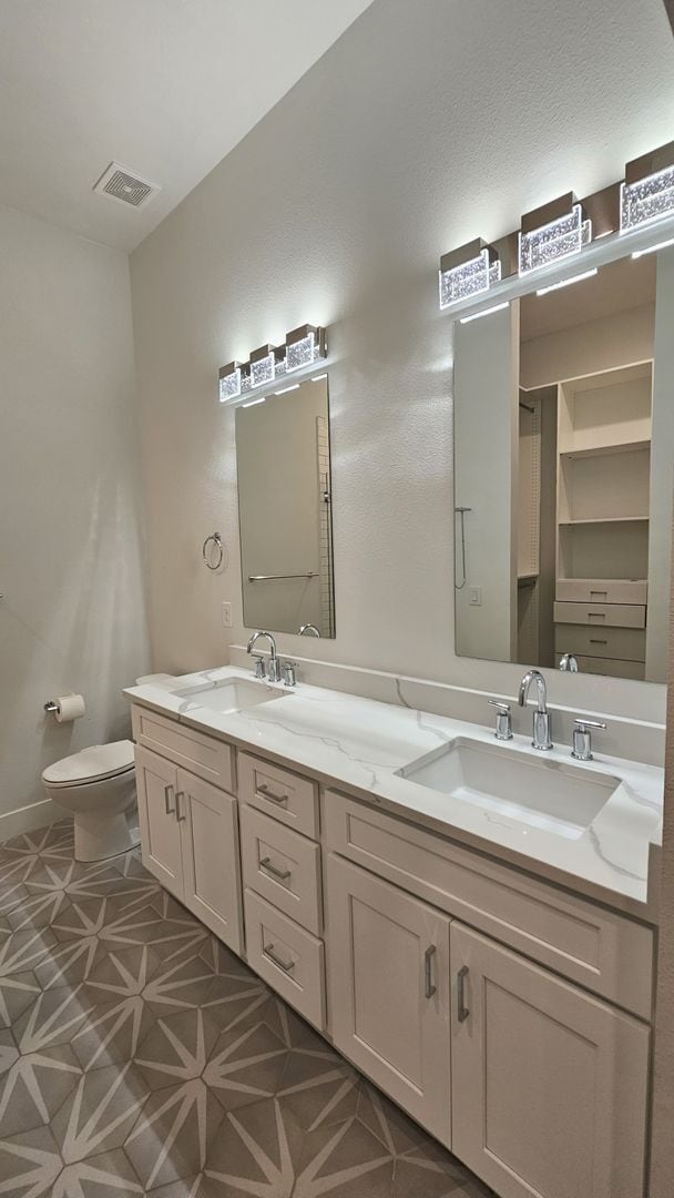 Building Photo - Modern Townhome with off street Parking in...