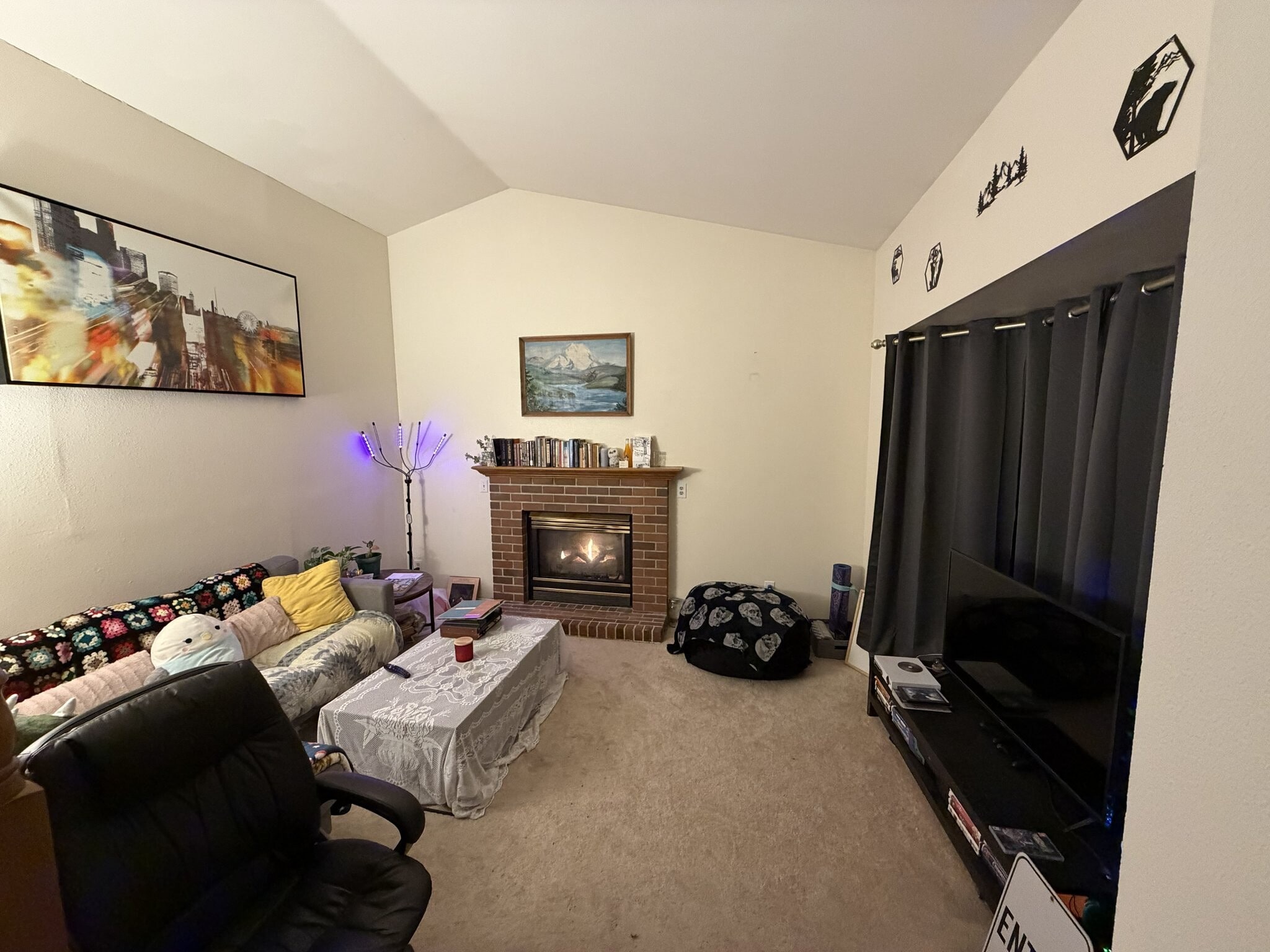 Building Photo - 2914 Sunset Dr W