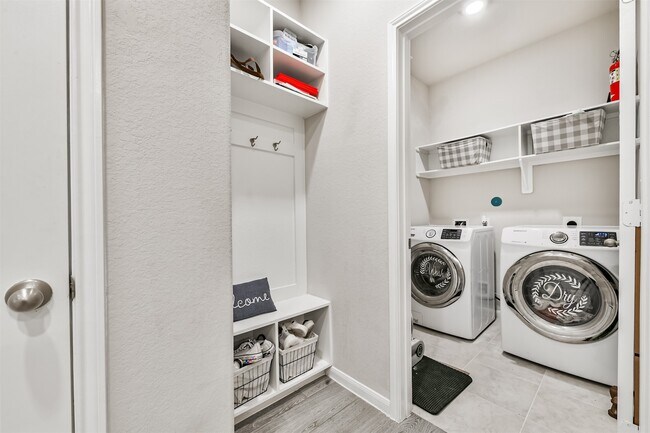 Building Photo - 533 Winburn Tide Ln