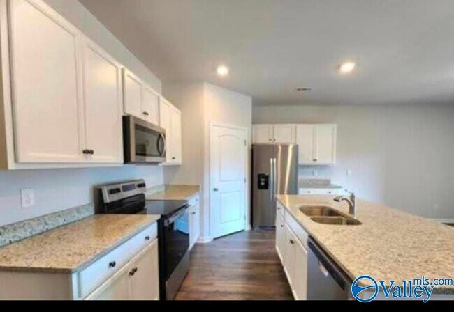 Building Photo - 101 Canonbury Dr