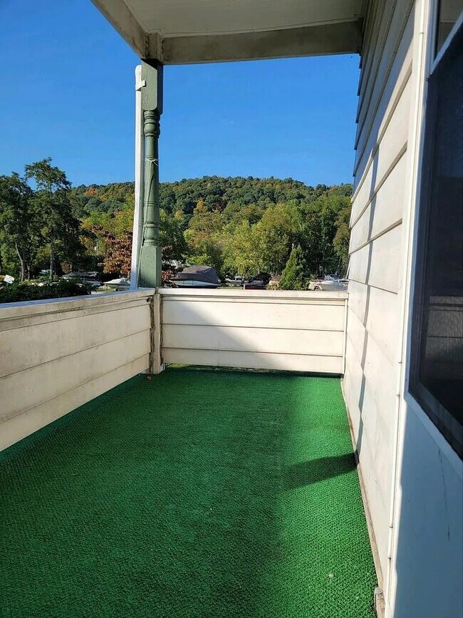 Building Photo - 145 Main St