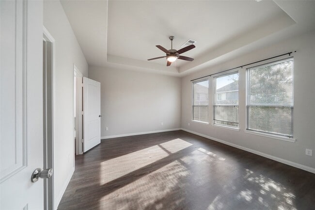 Building Photo - 4459 Eveslage Ln