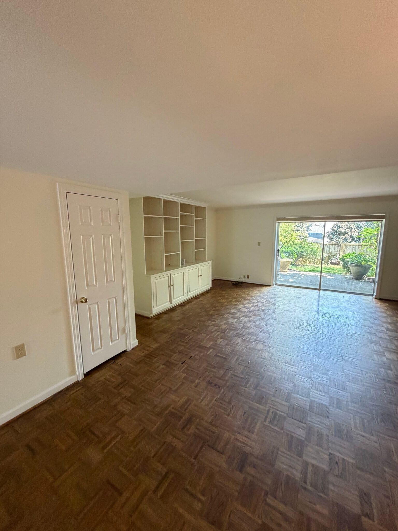 Building Photo - 3636 Taliluna Ave