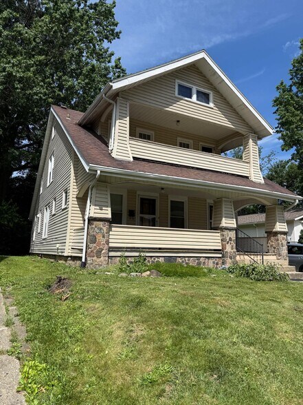 Building Photo - 132 Crescent Dr