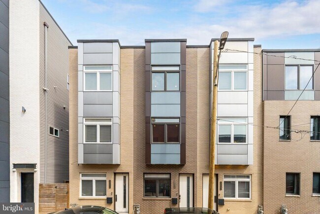 Building Photo - 2147 Cross St