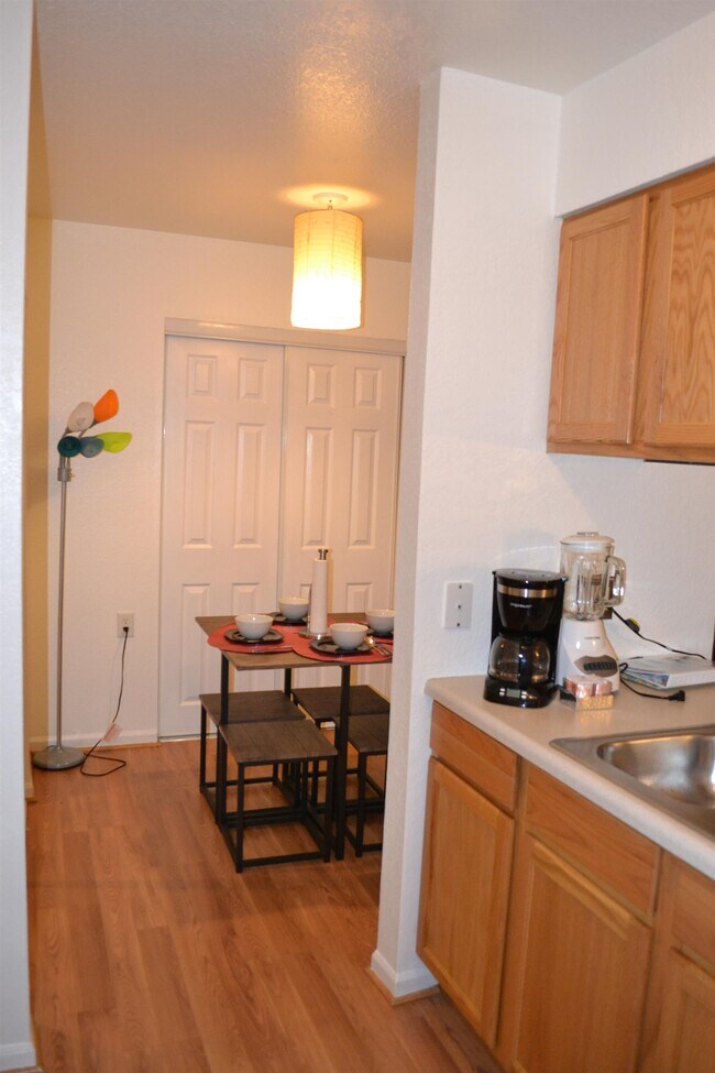 Building Photo - 317 Mabry St