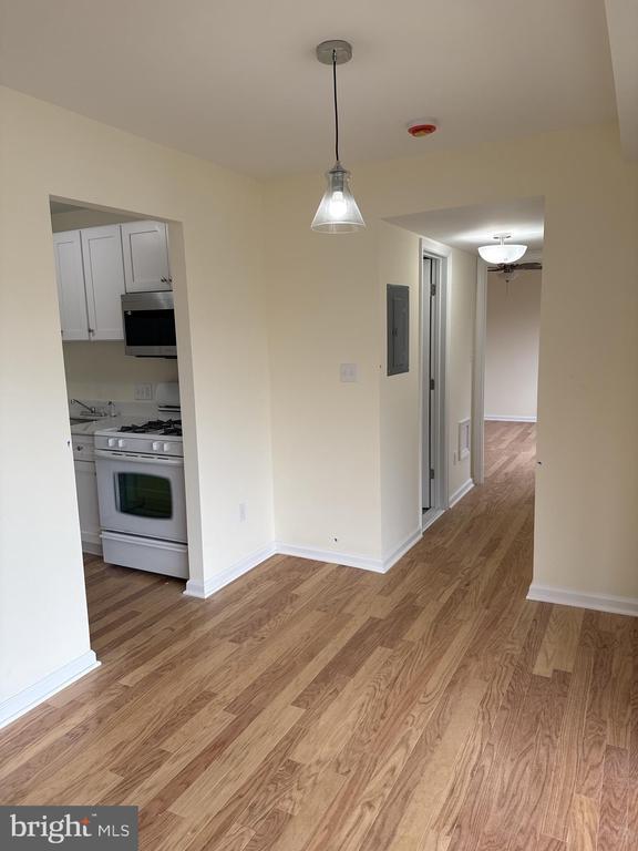 Building Photo - 2754 Hollywood Rd