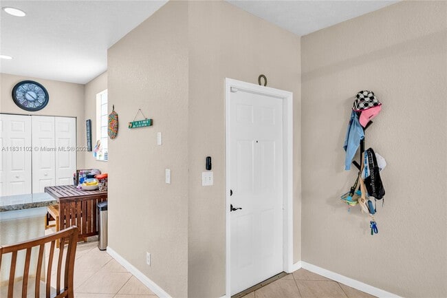 Building Photo - 4137 Briar Ln