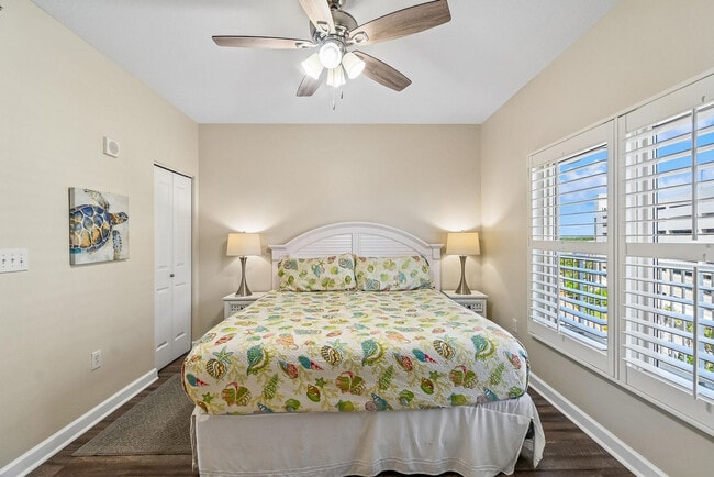 Building Photo - 9896 S Thomas Dr