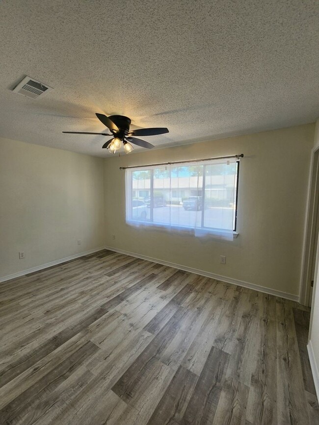 Building Photo - Gulf Shores 2/1.5 condo at Country Club Village