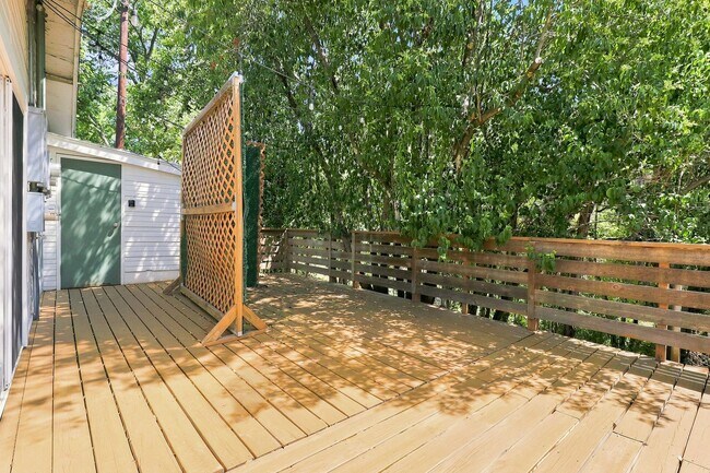 Building Photo - 3507 Vineland Dr