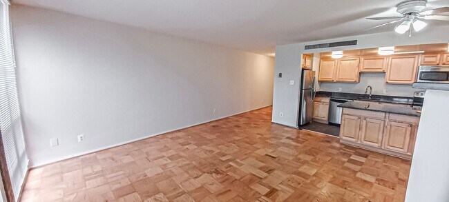 Building Photo - Cozy 1 Bed 1 Bath Unit With Gorgeous Views In Historic Lake Anne Of Reston