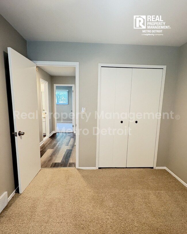Building Photo - 2651 Arrowhead Dr