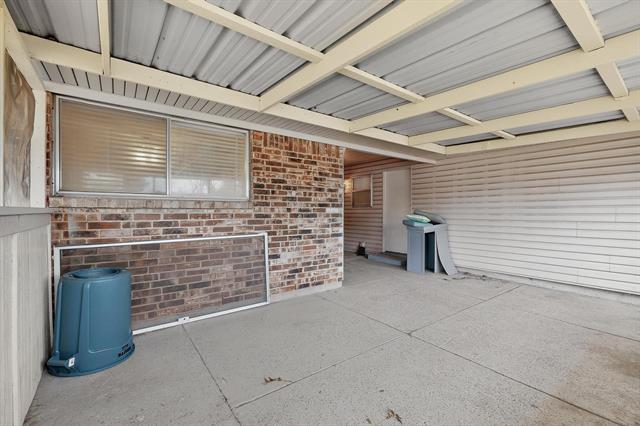 Building Photo - 2609 Brook Hollow Ln