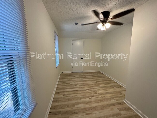 Building Photo - 8380 Lucas Creek Trl