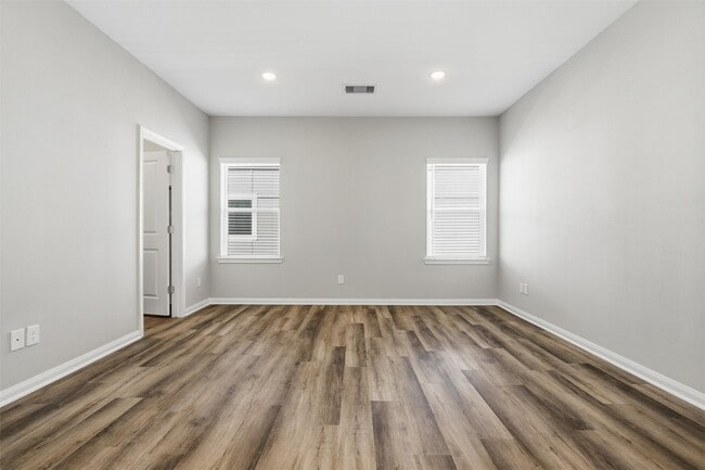 Building Photo - 9912 A Clark Rd