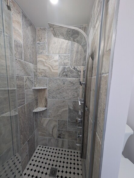 Building Photo - 1110 16th St NE