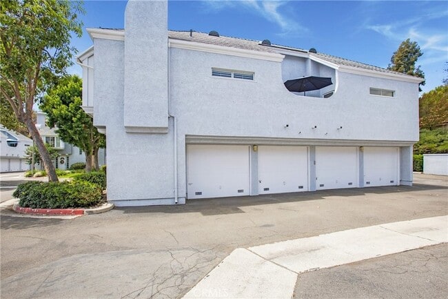 Building Photo - 28255 Paseo El Siena