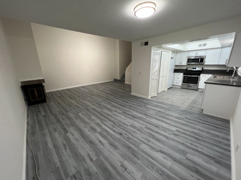 Building Photo - 1600 S Bentley Ave