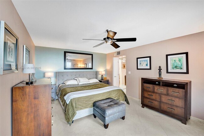 Building Photo - 209 N Fort Lauderdale Beach Blvd