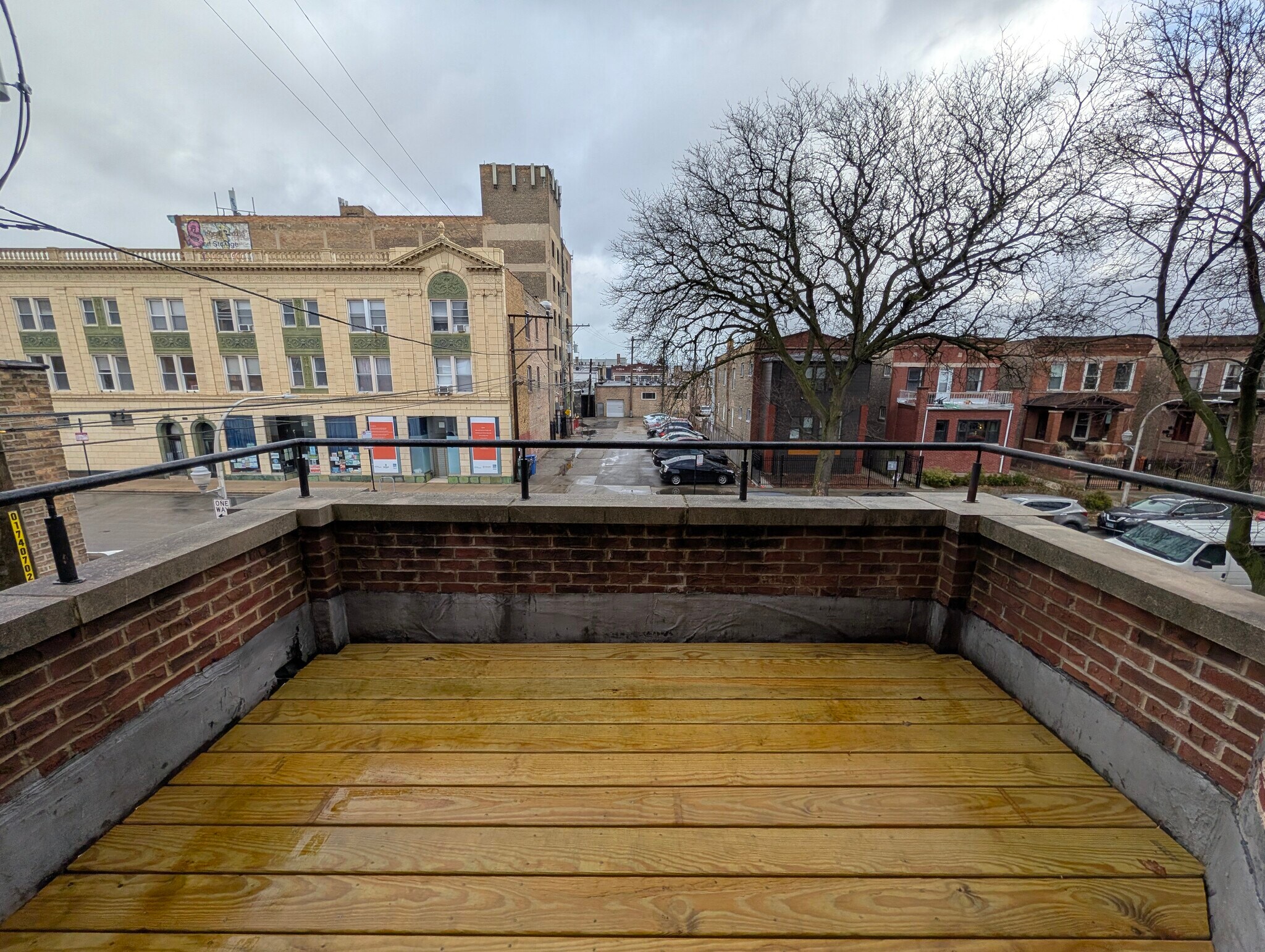 Building Photo - 4742 N Sawyer Ave