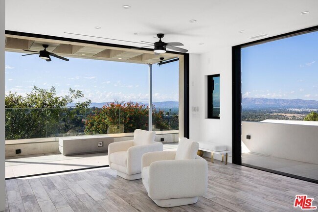 Building Photo - 3911 Cody Rd