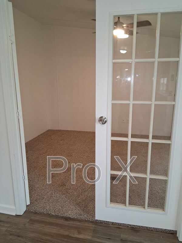 Building Photo - 910 Sands Rd