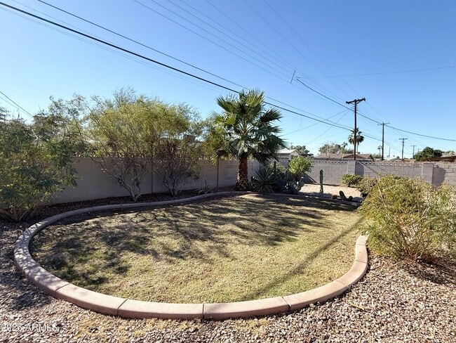 Building Photo - 7413 E Roosevelt St